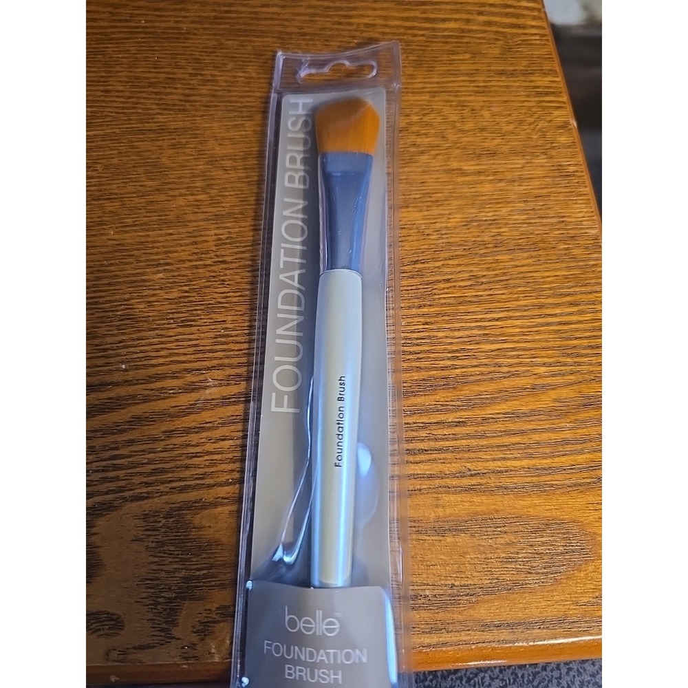 NEW Belle FOUNDATION BRUSH‎